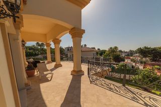 Chalet en alquiler en Elviria en Marbella