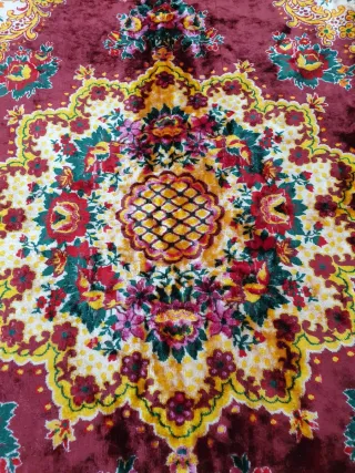 Colcha antigua de terciopelo multicolor