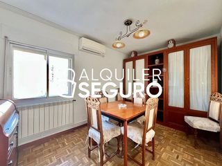 Piso en alquiler en La Paz en Madrid