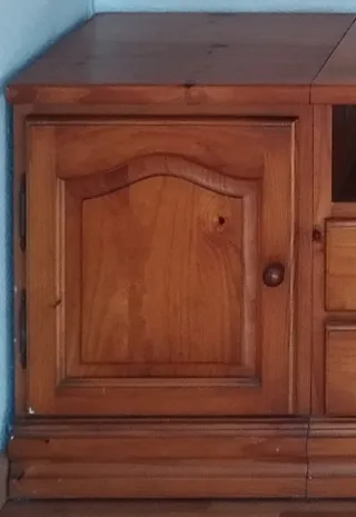 Mueble de comedor rustico madera y cristal,