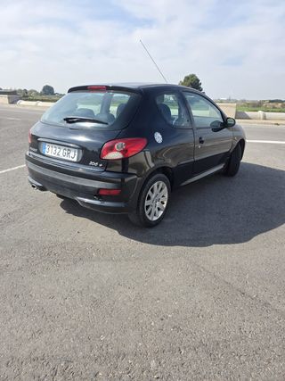 Peugeot 206+ 1.4hdi  210.000kms año 2009.