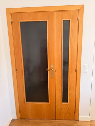 Conjunto de 6 puertas de madera interior con pomos