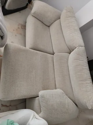 Sofá 3 plzs antimanchas. Se hace cama sacando coji