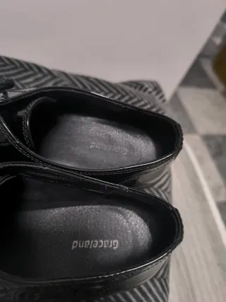 Zapatos charol Graceland negros