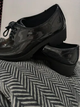 Zapatos charol Graceland negros