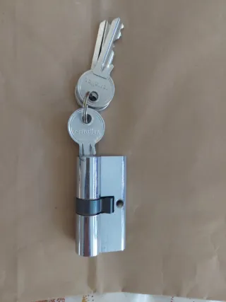 Cerradura Bombín con 3 llaves