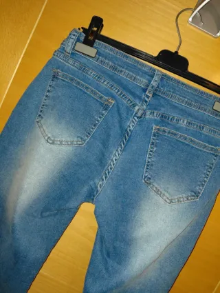 Pantalón vaquero campana talle bajo