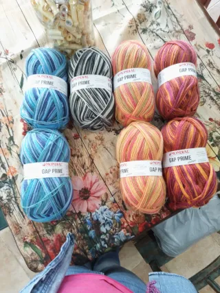 Lanas Mondial -  7 Ovillos de lana