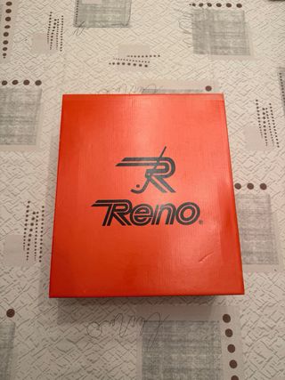 Patines de hockey negros y rojos