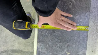 Aparador antiguo de madera y mármol