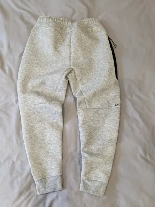 nike tech pantalón gris talla m con etiqueta