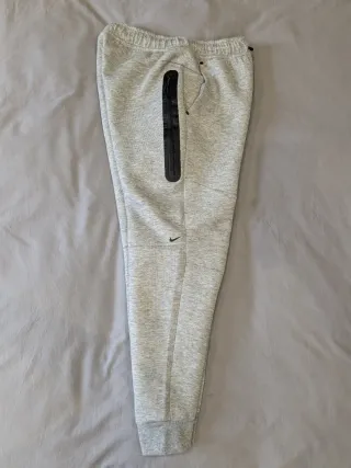 nike tech pantalón gris talla m con etiqueta