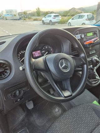 Mercedes-Benz Vito 2023