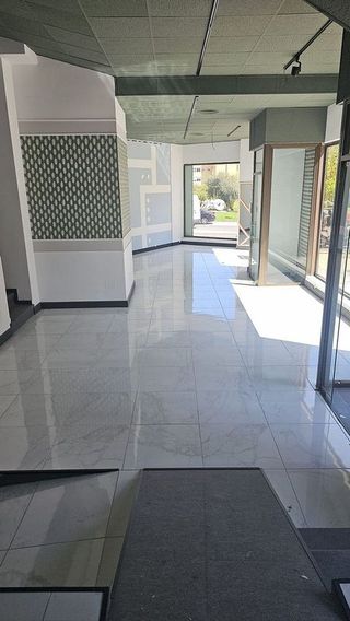 Local comercial en alquiler en Avda de Madrid - Pº de la Estación en Jaén