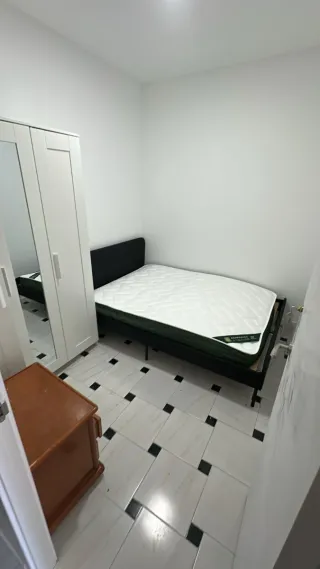 SE ALQUILA HABITACION