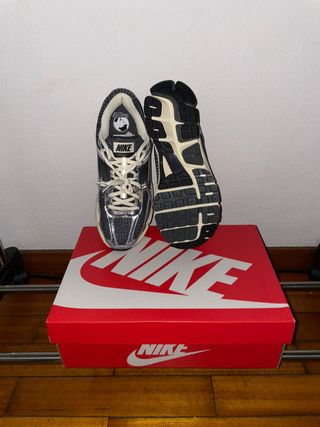 Zapatillas Nike Zoom Vomero 5 Talla 42