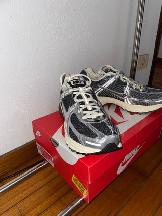 Zapatillas Nike Zoom Vomero 5 Talla 42