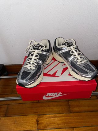 Zapatillas Nike Zoom Vomero 5 Talla 42