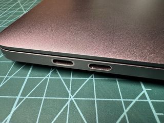 MacBook Pro 15 2017 intel I7 16gb ram ssd 256gb