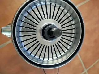 Exprimidor eléctrico H&M Diseño