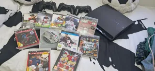 PS3 PlayStation 3 Negra con 2 Mandos y 11 Juegos