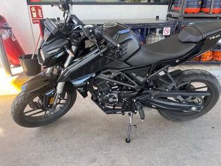 Voge 125r Negra 4200 Km