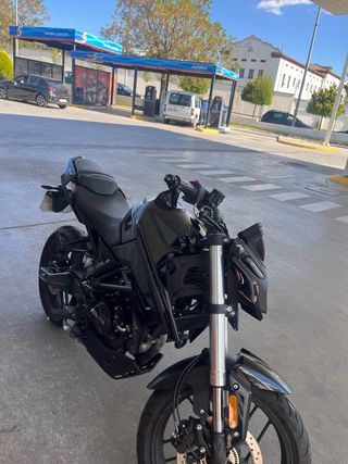 Voge 125r Negra 4200 Km