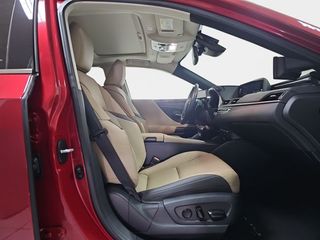 Lexus ES 2.5 300h Luxury D-View