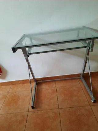 Mesa ordenador metal y cristal templado