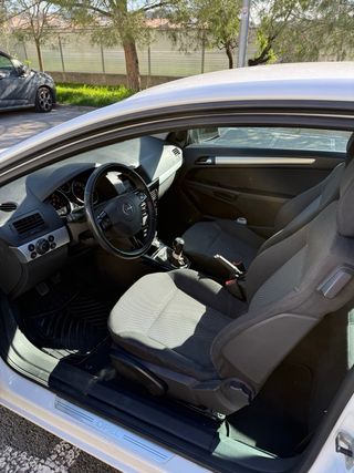 Opel Astra GTC 111 years CDTi