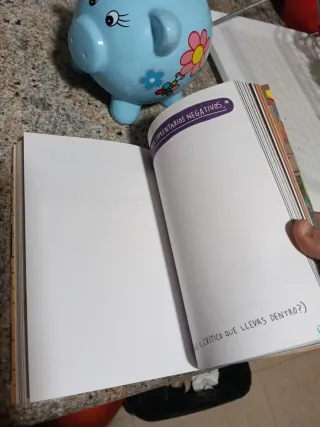 Destroza este diario. Ahora a todo color