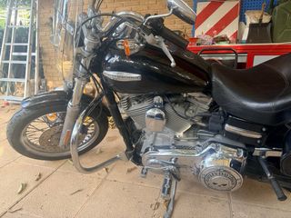 Harley Davidson Dyna Superglide Custom Negra