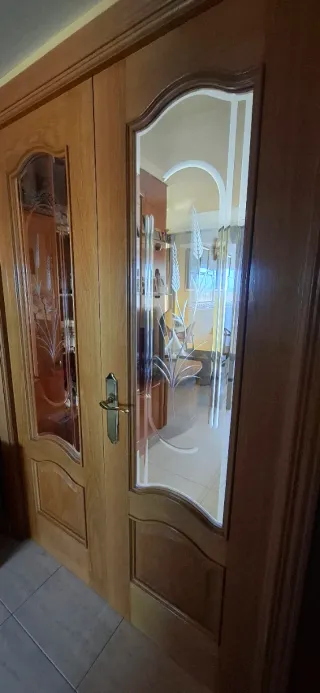 Puertas de roble macizo con cristal grabado