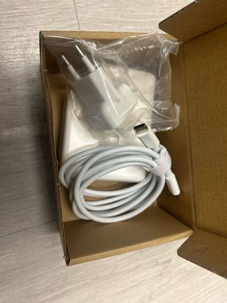Cargador 140W USB-C (enchufe + cable)