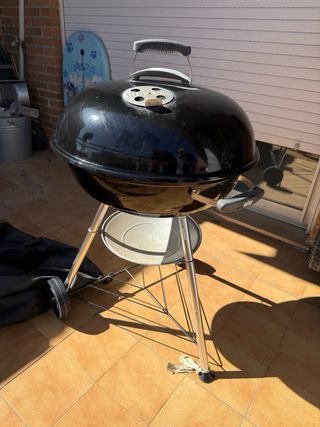 Barbacoa Weber Kettle 57 + Funda + 2 Chimeneas