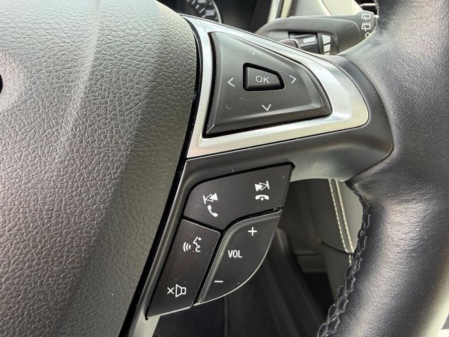 Ford Mondeo 2015, foto 16