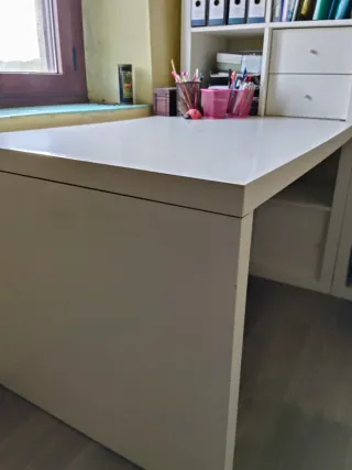 Regalo escritorio blanco anexo a Kallax