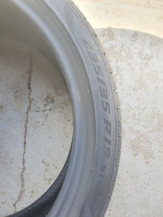 Neumáticos Pirelli 235/35 R19 91Y