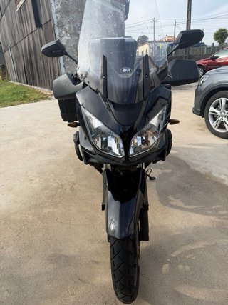 Suzuki V-Strom 650 Negra