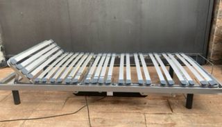 Cama articulada eléctrica metálica