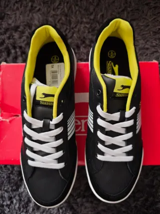 Zapatos de golf Slazenger negros y amarillos