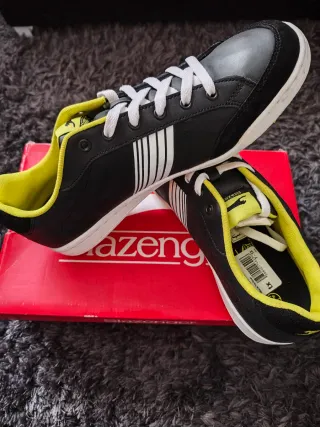 Zapatos de golf Slazenger negros y amarillos