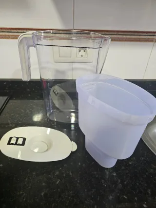 Jarra Filtradora Agua Transparente y Blanca 2 l