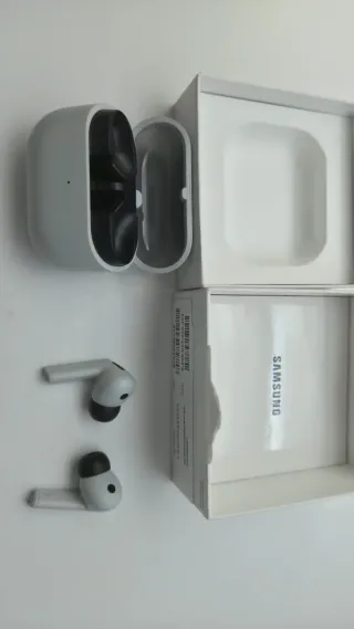 Samsung Galaxy Buds 3FE Grises