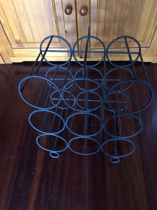 Botellero de hierro forjado