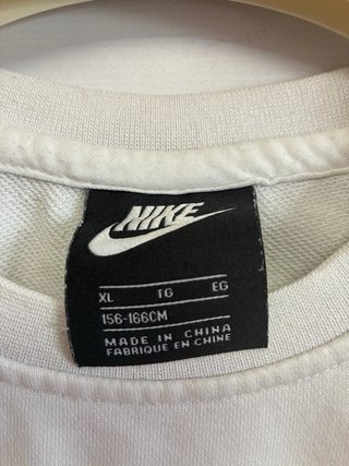 Sudadera Nike Air blanca premium – textura bordada
