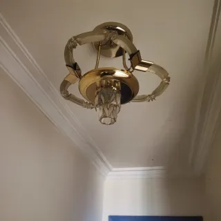 Lámpara de techo de metal y cristal