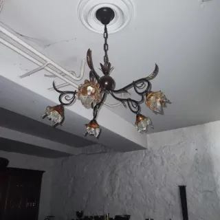 Lámpara de techo de metal y cristal