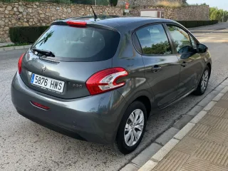 Peugeot 208 2014