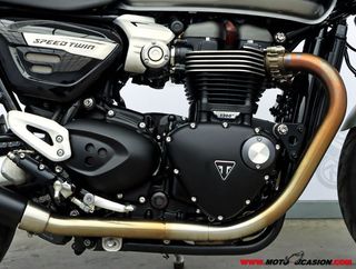 TRIUMPH SPEED TWIN 1200